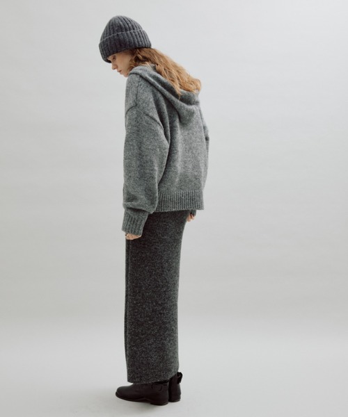 ANF.MUU(アンフムー)の「Vネックフーディニットプルオーバー(ニット/セーター・レディース・チャコールグレー/ブラウン/レッド・FREE)」の17枚目の写真