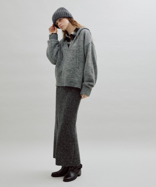ANF.MUU(アンフムー)の「Vネックフーディニットプルオーバー(ニット/セーター・レディース・チャコールグレー/ブラウン/レッド・FREE)」の18枚目の写真