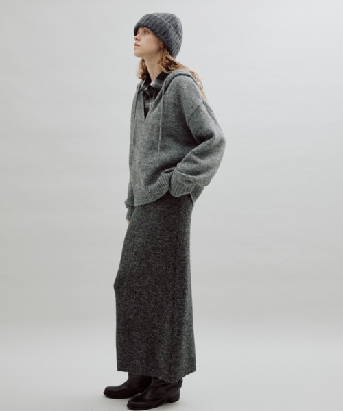 ANF.MUU(アンフムー)の「Vネックフーディニットプルオーバー(ニット/セーター・レディース・チャコールグレー/ブラウン/レッド・FREE)」の19枚目の写真