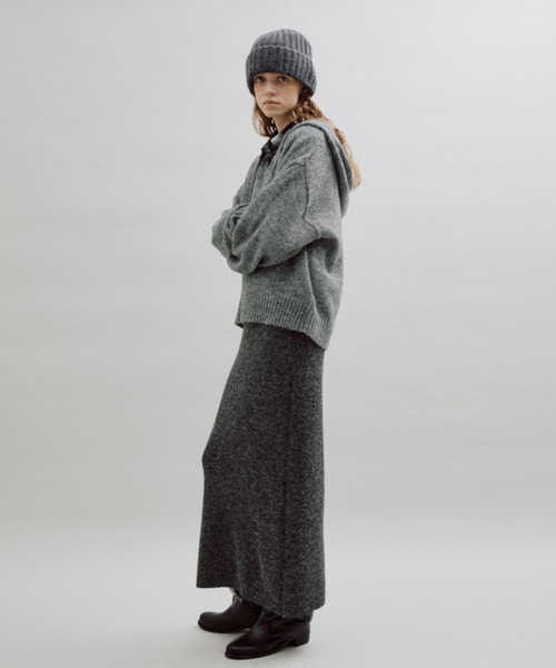 ANF.MUU(アンフムー)の「Vネックフーディニットプルオーバー(ニット/セーター・レディース・チャコールグレー/ブラウン/レッド・FREE)」の20枚目の写真