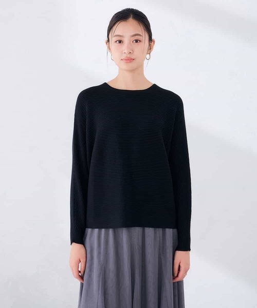 a.v.v（アーヴェヴェ）の「【雑誌InRed(宝島社)11月号掲載】バックパール ショート丈 ニット（ニット/セーター・レディース・ブラック/グレー/アイボリー/レッド・40/36/38）」の11枚目の写真