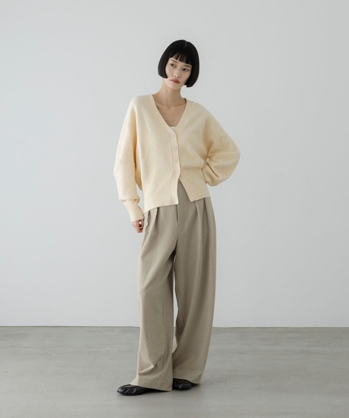 LOWRYS FARM(ローリーズファーム)の「TRビジューカーブパンツ 1077969(その他パンツ・レディース・グレー/ベージュ・MEDIUM/LARGE)」の3枚目の写真