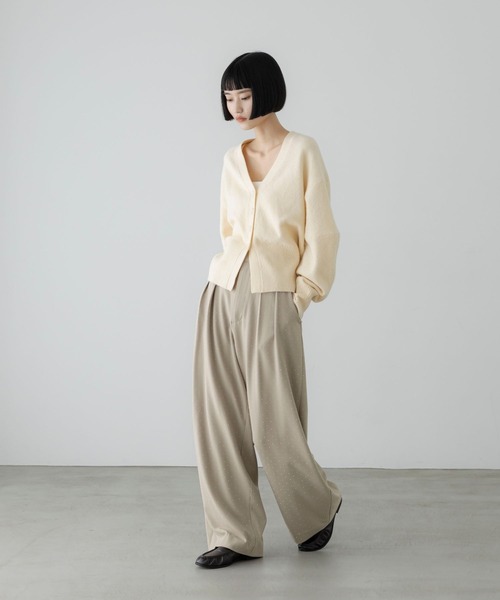 LOWRYS FARM(ローリーズファーム)の「TRビジューカーブパンツ 1077969(その他パンツ・レディース・グレー/ベージュ・MEDIUM/LARGE)」の4枚目の写真