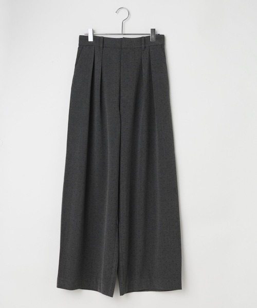 LOWRYS FARM(ローリーズファーム)の「TRビジューカーブパンツ 1077969(その他パンツ・レディース・グレー/ベージュ・MEDIUM/LARGE)」の7枚目の写真