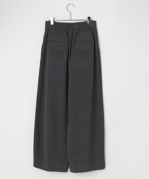 LOWRYS FARM(ローリーズファーム)の「TRビジューカーブパンツ 1077969(その他パンツ・レディース・グレー/ベージュ・MEDIUM/LARGE)」の12枚目の写真