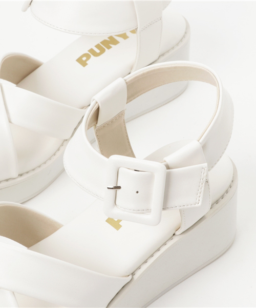 PUNYUS（プニュズ）の「クロスベルトサンダル（サンダル・レディース・ブラック/ホワイト・4/3/2/1）」の7枚目の写真