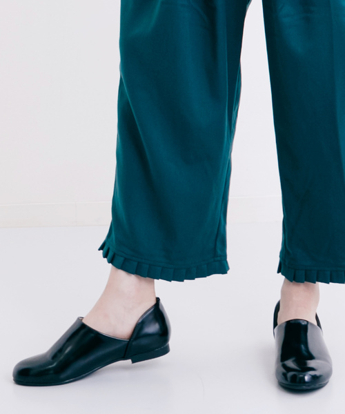 merlot plus(メルロープリュス)の「サイドカットローファー000-9489(パンプス・レディース・ブラック/ブラウン/レッド/キャメル/ホワイト・LL/S/M/L)」の2枚目の写真