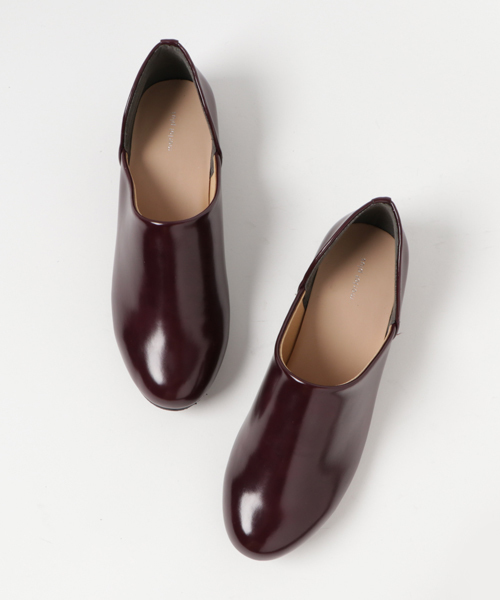 merlot plus(メルロープリュス)の「サイドカットローファー000-9489(パンプス・レディース・ブラック/ブラウン/レッド/キャメル/ホワイト・LL/S/M/L)」の15枚目の写真