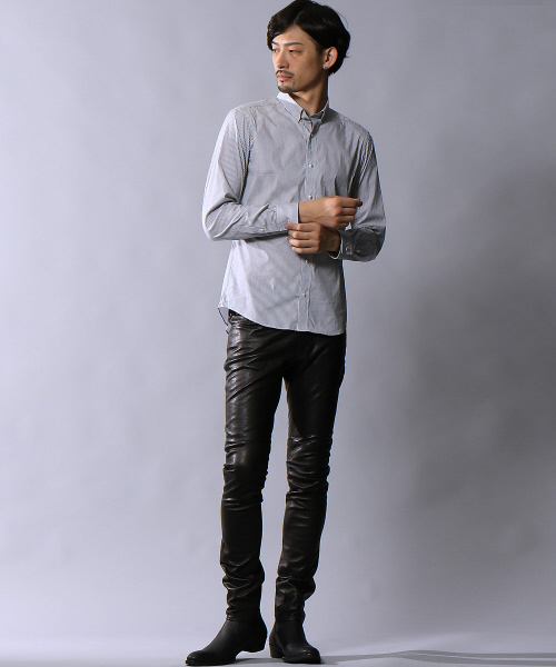 5351 POUR LES HOMMES（ゴーサンゴーイチプールオム）の「ゴートレザースリムストレートストレッチパンツ（その他パンツ・メンズ・ブラック・44/46/48）」の16枚目の写真