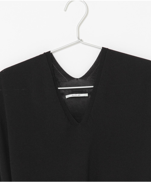 laboratory work（ラボラトリーワーク）の「コクーンホールガーメントVネックニットプルオーバー（ニット/セーター・レディース・ホワイト/ブラック/オレンジ・MEDIUM）」の6枚目の写真