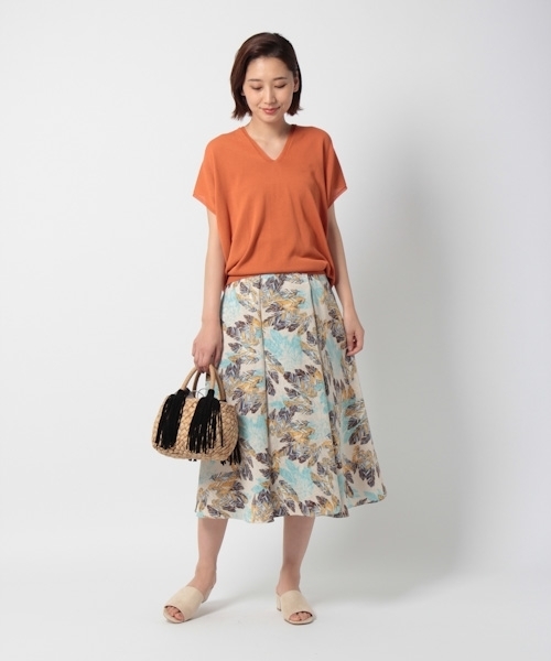 laboratory work（ラボラトリーワーク）の「コクーンホールガーメントVネックニットプルオーバー（ニット/セーター・レディース・ホワイト/ブラック/オレンジ・MEDIUM）」の17枚目の写真