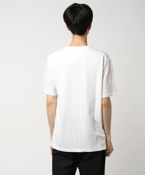 Calvin Klein Jeans（カルヴァンクラインジーンズ）の「Calvin Klein Jeans ロゴホワイトTシャツ（Tシャツ/カットソー・メンズ・ホワイト・SMALL/MEDIUM/LARGE/X-LARGE/XX-LARGE）」の3枚目の写真