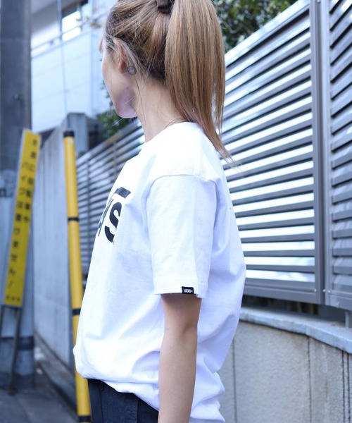 VANS(バンズ)の「VANS/ヴァンズ Classic Logo S/S T-shirts 半袖Tシャツ(Tシャツ/カットソー・メンズ・ホワイト/ブラック/ホワイト系その他/ホワイト×レッド/グリーン/ブラック×レッド/ホワイト×パープル/ベージュ・XL/M/L/S)」の12枚目の写真