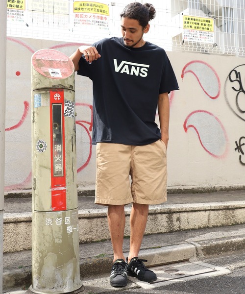 VANS(バンズ)の「VANS/ヴァンズ Classic Logo S/S T-shirts 半袖Tシャツ(Tシャツ/カットソー・メンズ・ホワイト/ブラック/ホワイト系その他/ホワイト×レッド/グリーン/ブラック×レッド/ホワイト×パープル/ベージュ・XL/M/L/S)」の17枚目の写真