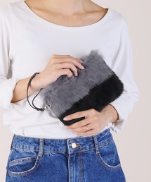 UN3D リアルファークラッチ UN3D.（アンスリード）の「【UN3D.】TRI-COLOR FUR CLUTCH