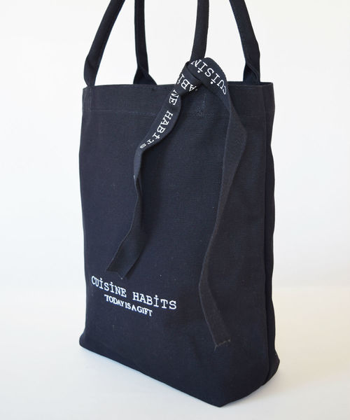 CUISINE HABITS（クイジーヌハビッツ）の「VERTICAL COTTON TOTE / コットントート（トートバッグ・レディース・ホワイト/ブラック/グレー/グレイッシュベージュ/ホワイト×ブラック・フリー）」の8枚目の写真