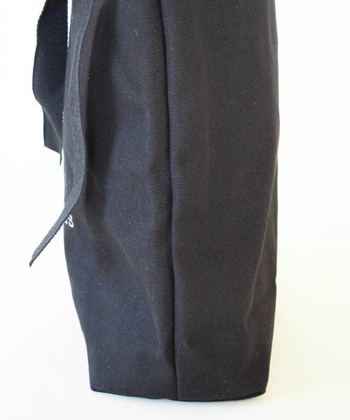 CUISINE HABITS（クイジーヌハビッツ）の「VERTICAL COTTON TOTE / コットントート（トートバッグ・レディース・ホワイト/ブラック/グレー/グレイッシュベージュ/ホワイト×ブラック・フリー）」の10枚目の写真