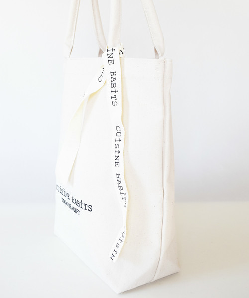 CUISINE HABITS（クイジーヌハビッツ）の「VERTICAL COTTON TOTE / コットントート（トートバッグ・レディース・ホワイト/ブラック/グレー/グレイッシュベージュ/ホワイト×ブラック・フリー）」の21枚目の写真