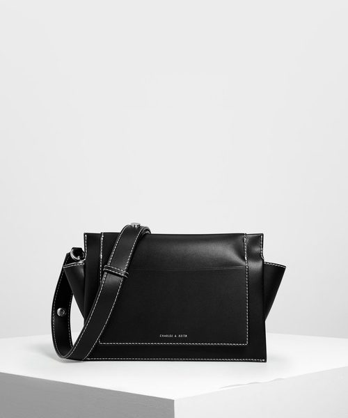 CHARLES & KEITH（チャールズ & キース）の「チェーンハンドル ショルダーバッグ /Chain Handle Shoulder bag（ショルダーバッグ・レディース・ホワイト/ブラック/イエロー/グリーン・M）」の3枚目の写真