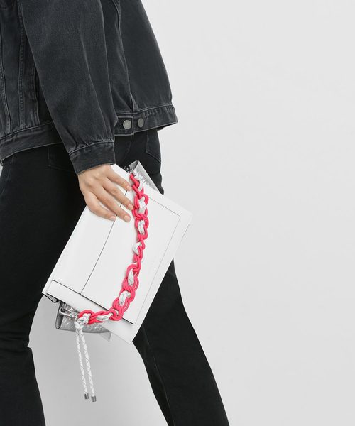 CHARLES & KEITH（チャールズ & キース）の「チェーンハンドル ショルダーバッグ /Chain Handle Shoulder bag（ショルダーバッグ・レディース・ホワイト/ブラック/イエロー/グリーン・M）」の12枚目の写真