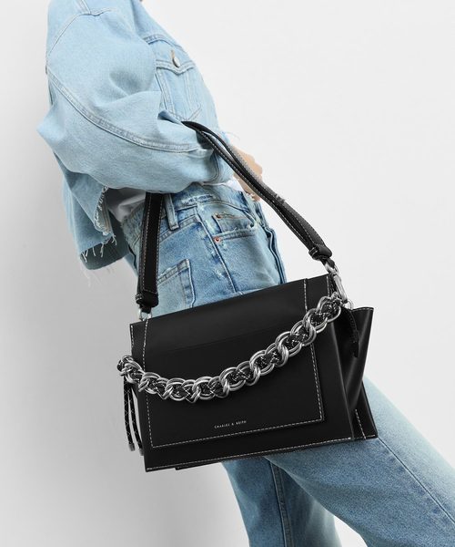 CHARLES & KEITH（チャールズ & キース）の「チェーンハンドル ショルダーバッグ /Chain Handle Shoulder bag（ショルダーバッグ・レディース・ホワイト/ブラック/イエロー/グリーン・M）」の15枚目の写真