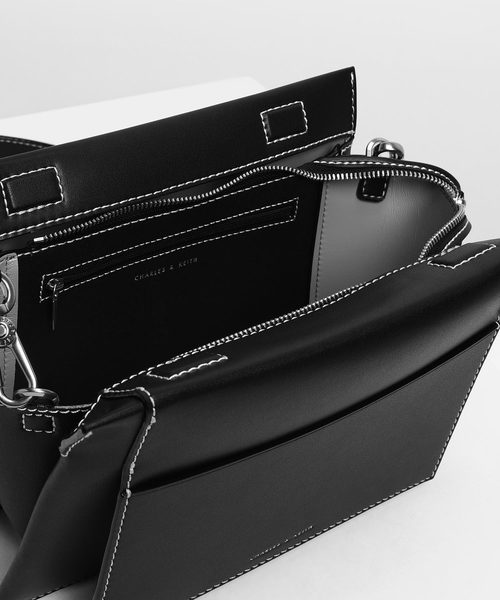 CHARLES & KEITH（チャールズ & キース）の「チェーンハンドル ショルダーバッグ /Chain Handle Shoulder bag（ショルダーバッグ・レディース・ホワイト/ブラック/イエロー/グリーン・M）」の13枚目の写真