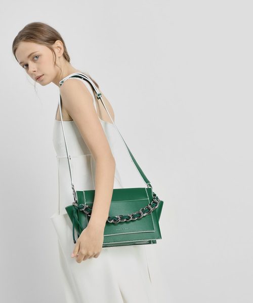 CHARLES & KEITH（チャールズ & キース）の「チェーンハンドル ショルダーバッグ /Chain Handle Shoulder bag（ショルダーバッグ・レディース・ホワイト/ブラック/イエロー/グリーン・M）」の6枚目の写真