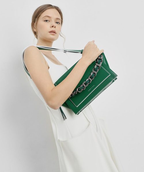 CHARLES & KEITH（チャールズ & キース）の「チェーンハンドル ショルダーバッグ /Chain Handle Shoulder bag（ショルダーバッグ・レディース・ホワイト/ブラック/イエロー/グリーン・M）」の9枚目の写真
