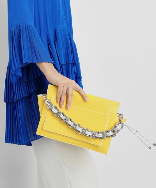CHARLES & KEITH（チャールズ & キース）の「チェーンハンドル ショルダーバッグ /Chain Handle Shoulder bag（ショルダーバッグ・レディース・ホワイト/ブラック/イエロー/グリーン・M）」の21枚目の写真