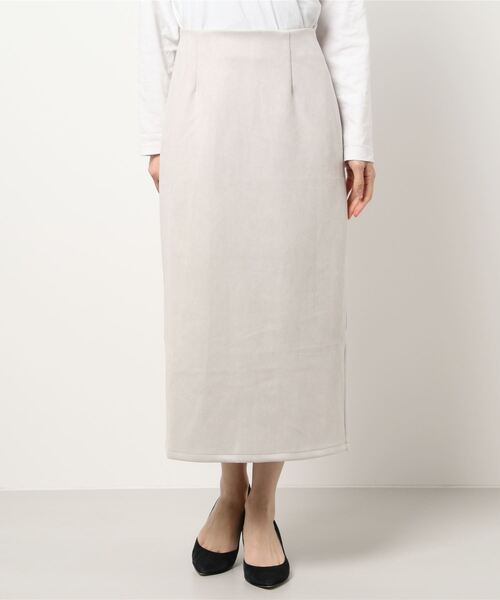 Pierrot(ピエロ)の「カットスエードタイトスカート ノーマル(スカート・レディース・ブラウン/アイボリー/ブルー系その他/ブラウン系その他/グレイッシュベージュ/ライトグレー/ラベンダー/イエロー/グリーン系その他/グレー系その他/ベージュ/アッシュ/パープル系その他/モカ/グレー・M/L)」の3枚目の写真