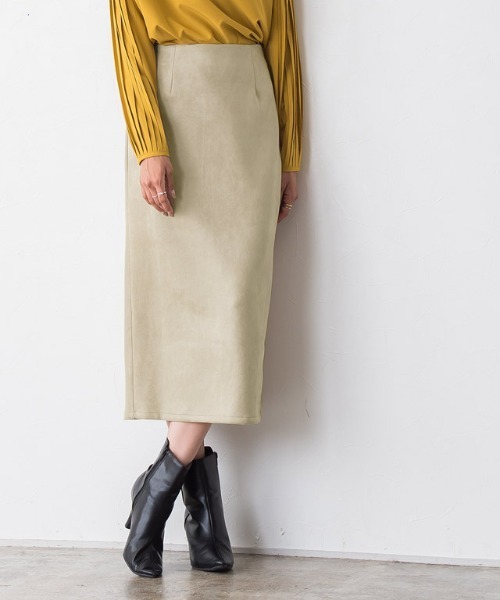 Pierrot(ピエロ)の「カットスエードタイトスカート ノーマル(スカート・レディース・ブラウン/アイボリー/ブルー系その他/ブラウン系その他/グレイッシュベージュ/ライトグレー/ラベンダー/イエロー/グリーン系その他/グレー系その他/ベージュ/アッシュ/パープル系その他/モカ/グレー・M/L)」の10枚目の写真