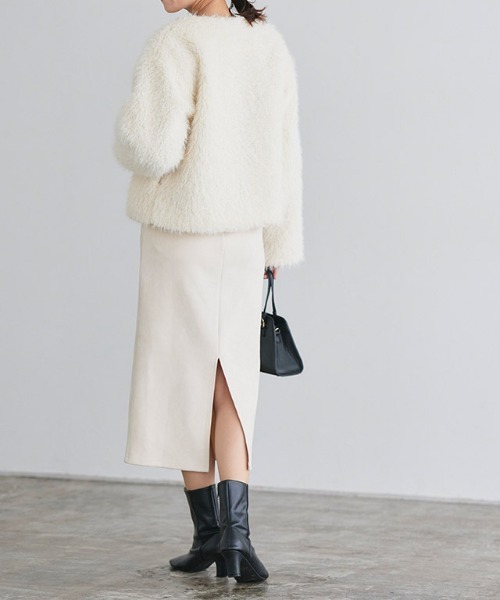 Pierrot(ピエロ)の「カットスエードタイトスカート ノーマル(スカート・レディース・ブラウン/アイボリー/ブルー系その他/ブラウン系その他/グレイッシュベージュ/ライトグレー/ラベンダー/イエロー/グリーン系その他/グレー系その他/ベージュ/アッシュ/パープル系その他/モカ/グレー・M/L)」の17枚目の写真