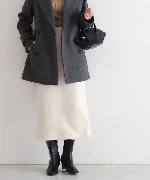 Pierrot(ピエロ)の「カットスエードタイトスカート ノーマル(スカート・レディース・ブラウン/アイボリー/ブルー系その他/ブラウン系その他/グレイッシュベージュ/ライトグレー/ラベンダー/イエロー/グリーン系その他/グレー系その他/ベージュ/アッシュ/パープル系その他/モカ/グレー・M/L)」の21枚目の写真