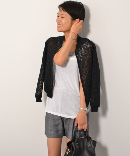 AMERICAN RAG CIE(アメリカンラグシー)の「エンブロイダリーレースブルゾン(その他アウター・レディース・ブラック/ホワイト・FREE)」の4枚目の写真