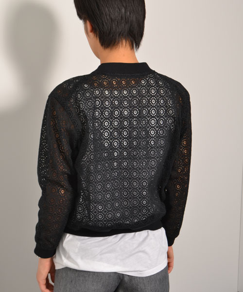 AMERICAN RAG CIE(アメリカンラグシー)の「エンブロイダリーレースブルゾン(その他アウター・レディース・ブラック/ホワイト・FREE)」の3枚目の写真