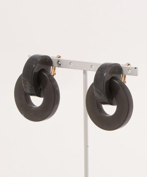 SLOBE IENA（スローブイエナ）の「SLOBE アクリルリングイヤリング◆（イヤリング・レディース・ブラック/ベージュ/オレンジ・FREE）」の5枚目の写真