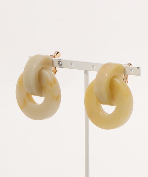 SLOBE IENA（スローブイエナ）の「SLOBE アクリルリングイヤリング◆（イヤリング・レディース・ブラック/ベージュ/オレンジ・FREE）」の6枚目の写真