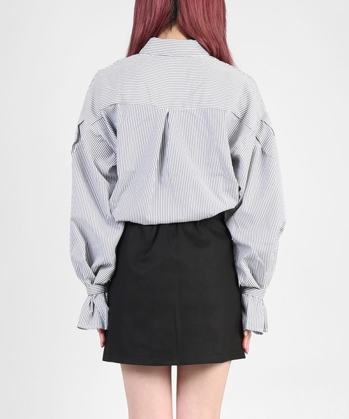 DING（ディング）の「DING/バルーン袖ストライプシャツ（シャツ/ブラウス・レディース・ブラック/ブルー・FREE）」の3枚目の写真