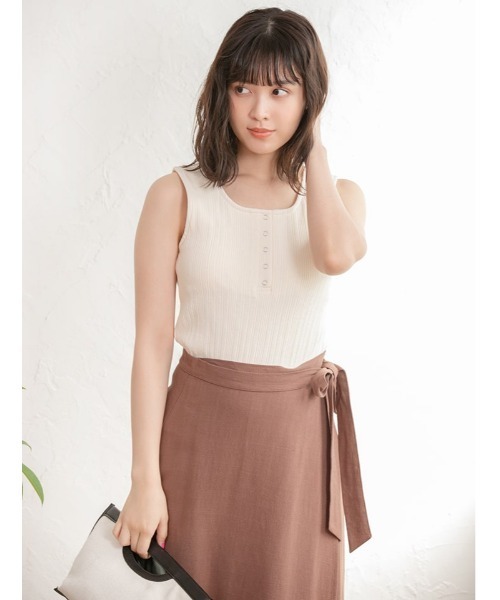fifth（フィフス）の「ヘンリーネックカップ付きリブタンクトップ（キャミソール・レディース・ベージュ/アイボリー・MEDIUM）」の5枚目の写真