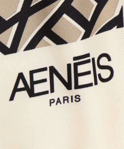 SHIPS(シップス)の「AENEIS:モノグラムプリントスカーフ(ストール/ショール・レディース・ブラウン/ベージュ・ONE SIZE)」の3枚目の写真