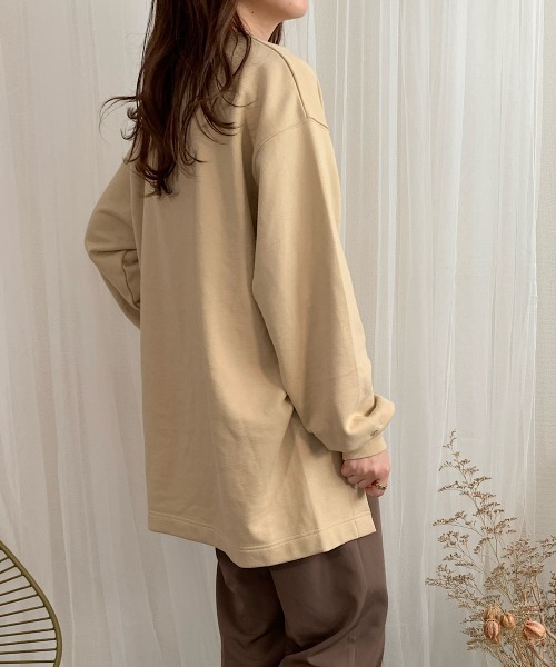 slowmelly（スローメリー）の「【WEARISTA てら】サイドスリット裏毛プルオーバー（スウェット・レディース・ベージュ/ブラウン/ピンク/モスグリーン・FREE）」の5枚目の写真
