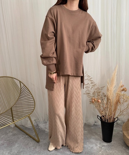 slowmelly（スローメリー）の「【WEARISTA てら】サイドスリット裏毛プルオーバー（スウェット・レディース・ベージュ/ブラウン/ピンク/モスグリーン・FREE）」の10枚目の写真