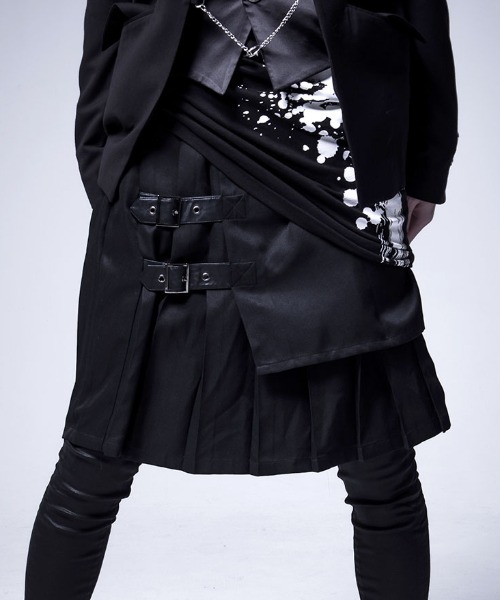 CIVARIZE（シヴァーライズ）の「『CIVARIZE』レイヤードプリーツスカート（スカート・メンズ・レッド/ブラック/ブルー・FREE）」の2枚目の写真