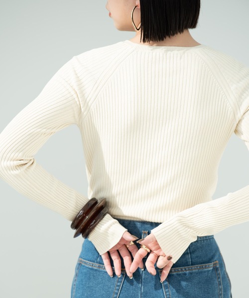 Aunt Marie's（アントマリーズ）の「ロングスリーブリブニット（ニット/セーター・レディース・アイボリー/ライトパープル/ブラック/グリーン・FREE）」の7枚目の写真