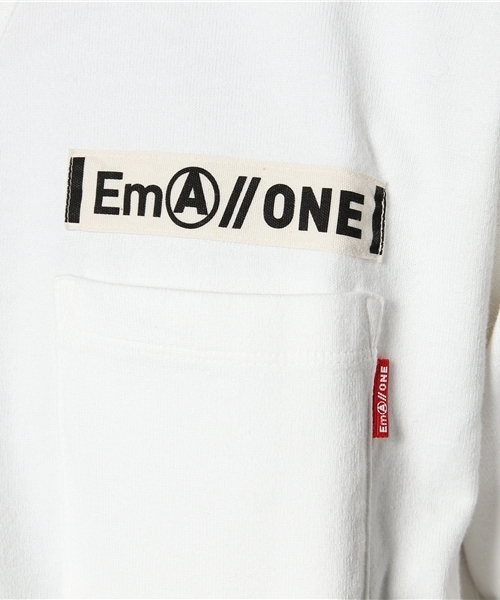 WHO'S WHO gallery(フーズフーギャラリー)の「【Em@//ONE】ポケットL/S(Tシャツ/カットソー・メンズ・オフホワイト/ネイビー・MEDIUM/LARGE)」の4枚目の写真