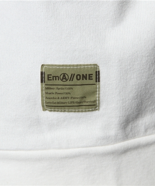 WHO'S WHO gallery(フーズフーギャラリー)の「【Em@//ONE】ポケットL/S(Tシャツ/カットソー・メンズ・オフホワイト/ネイビー・MEDIUM/LARGE)」の5枚目の写真