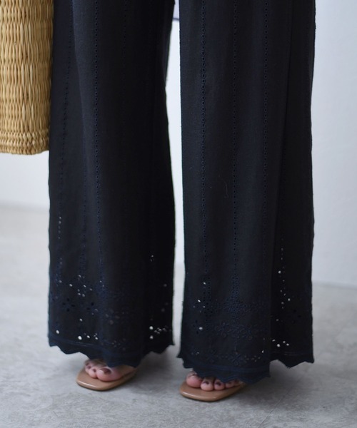 Eimee Law(エイミーロウ)の「カット刺繍リラックスパンツ(その他パンツ・レディース・ブラック/ライトベージュ・38)」の13枚目の写真