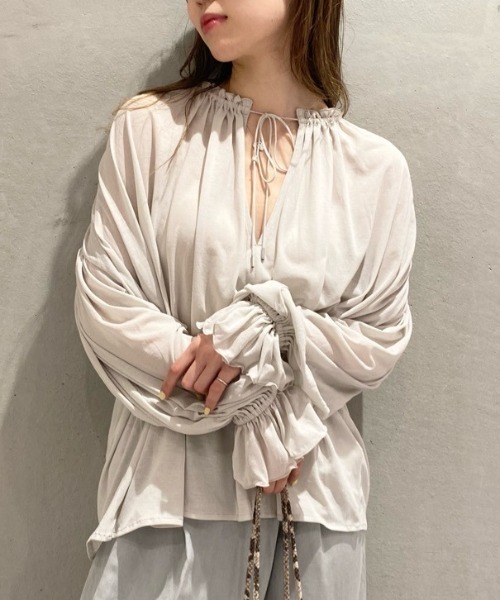 BABYLONE（バビロン）の「袖フリルチュニックブラウス【洗濯機洗い可能