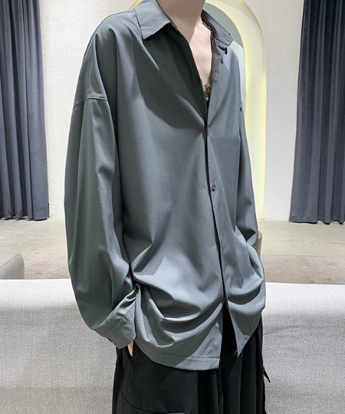 KOR（ケーオーアール）の「オーバーサイズオープンカラー長袖シャツ