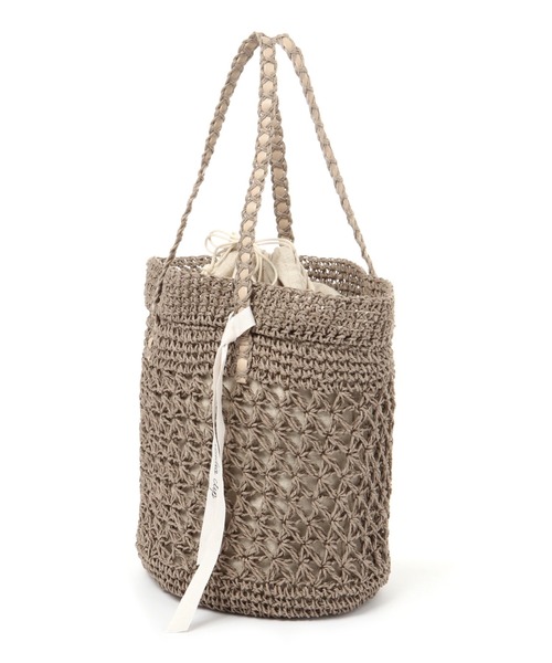 studio CLIP（スタディオクリップ）の「【キナリノ掲載商品】ペーパー透かし柄トートバッグ（かごバッグ・レディース・モカ/キャメル/グレー/レッド・FREE）」の7枚目の写真